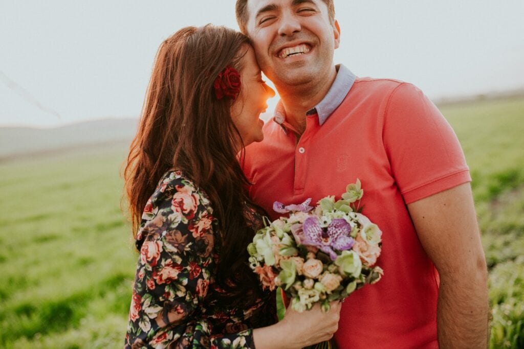 5 Romantic Ways to Surprise Your Partner with Flowers