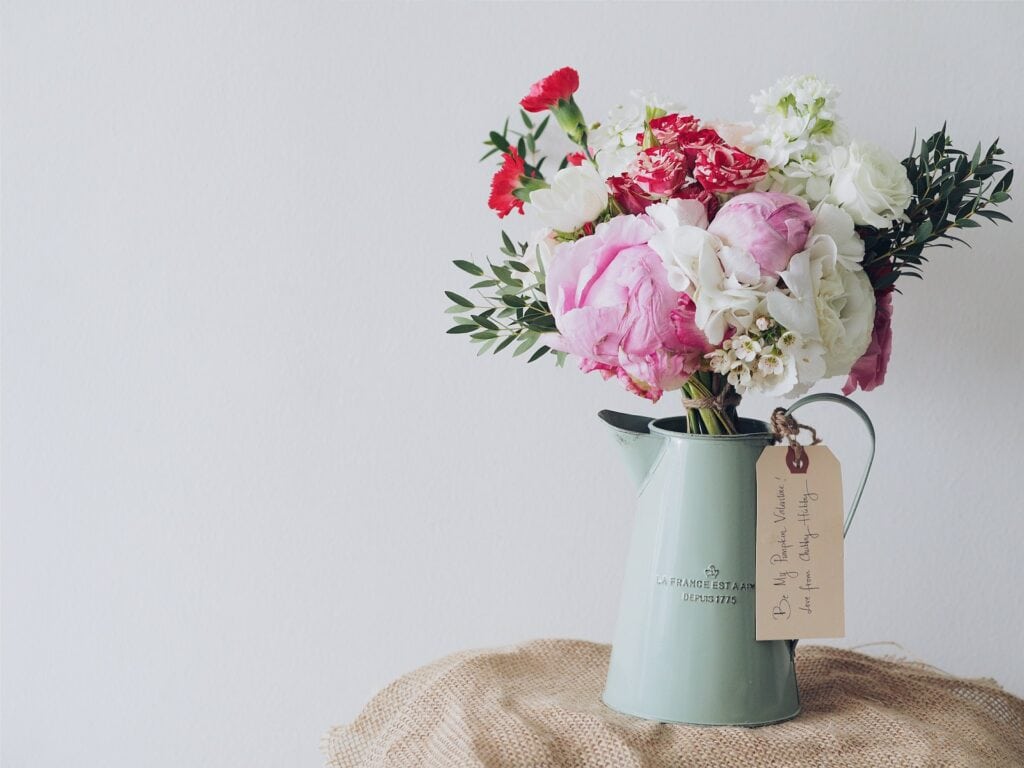 7 Reasons Why Flowers are the Quintessential Gifts