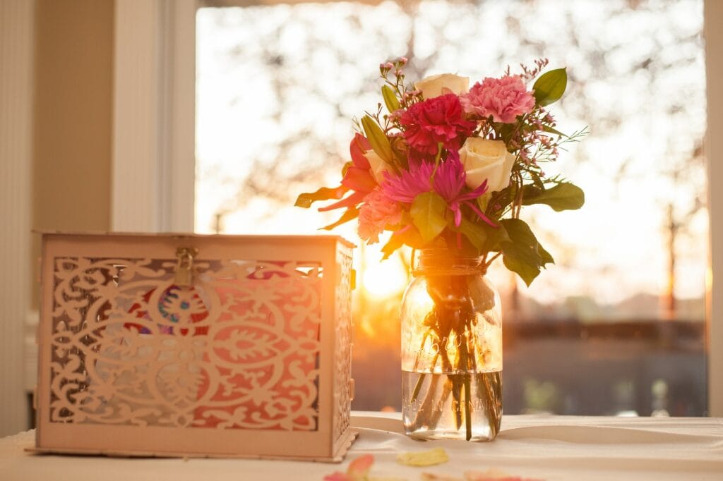 6 Flower Arrangement Tips That Will Enhance Your Home Decor
