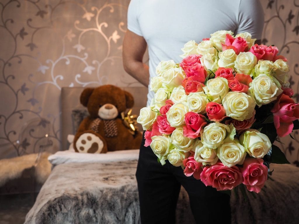 How to Choose Perfect Valentine’s Gifts in Nottingham This Year