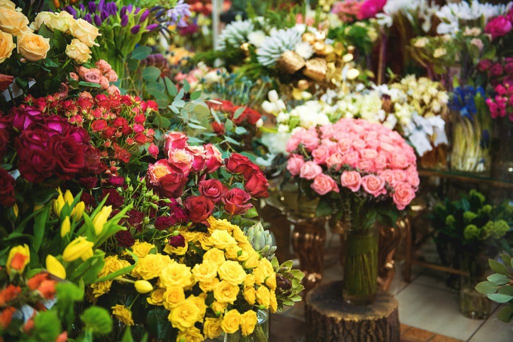Gifting and Decorating Guide: Expert Tips for Choosing Nottingham Flowers