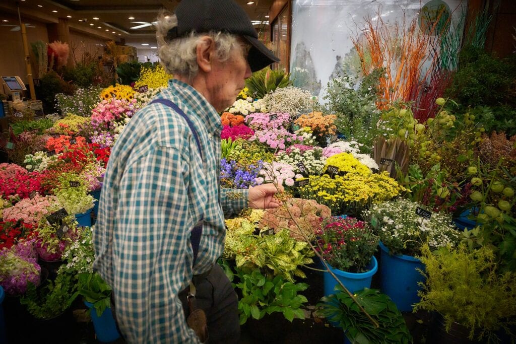 Do Family Business Florists Handle Valentine’s Week Better?
